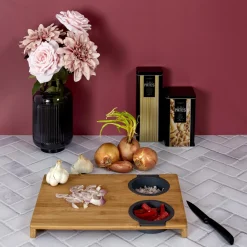 Deska do krojenia z miską i sitkiem