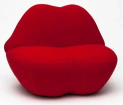 Fotel Usta 1 czerwony tapicerowany