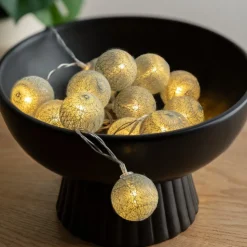 Girlanda Cottonballs seledynowe 16  lampek LED