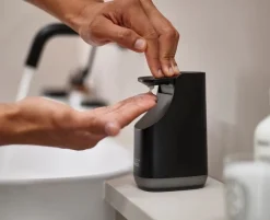 JJ-Dozownik do mydła Slim czarna