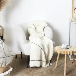 Koc Pled Sherpa biały z czarnym wzorem