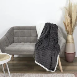 Koc Sherpa szary 180x220cm prążkowany