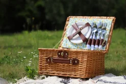 Kosz piknikowy dla czterech osób