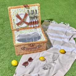 Kosz piknikowy dla czterech osób