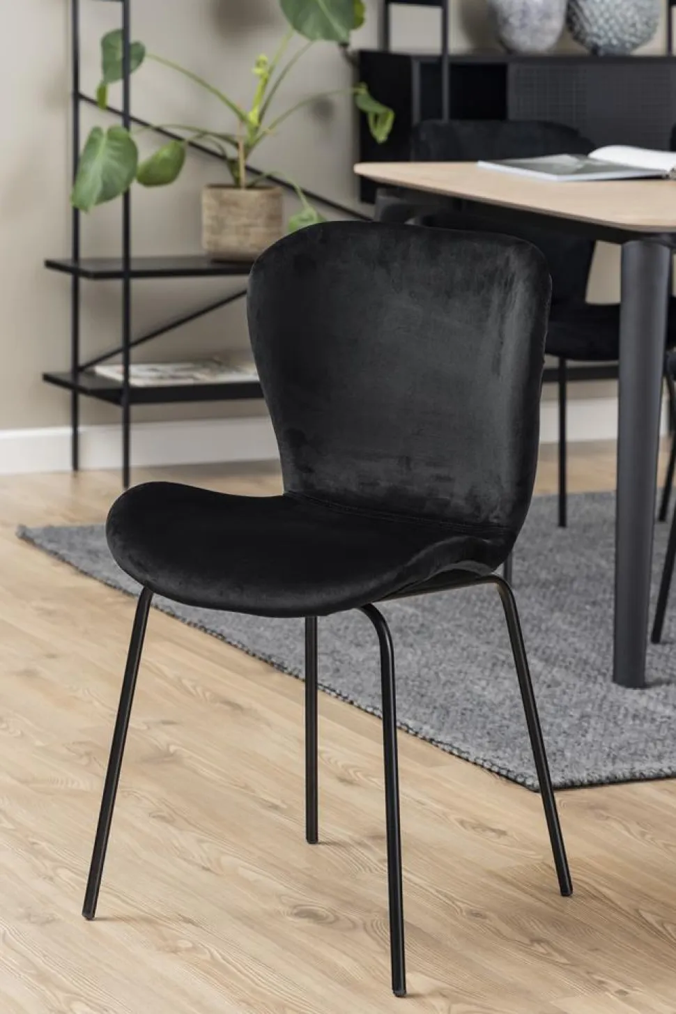 Krzesło Batilda VIC czarne