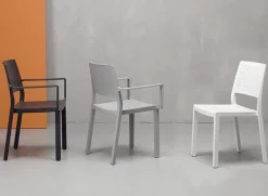 Krzesło Emi Arm beżowe z tworzywa