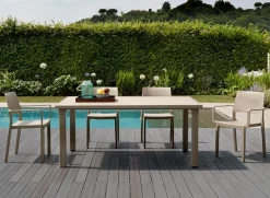 Krzesło Emi Arm niebieskie z tworzywa