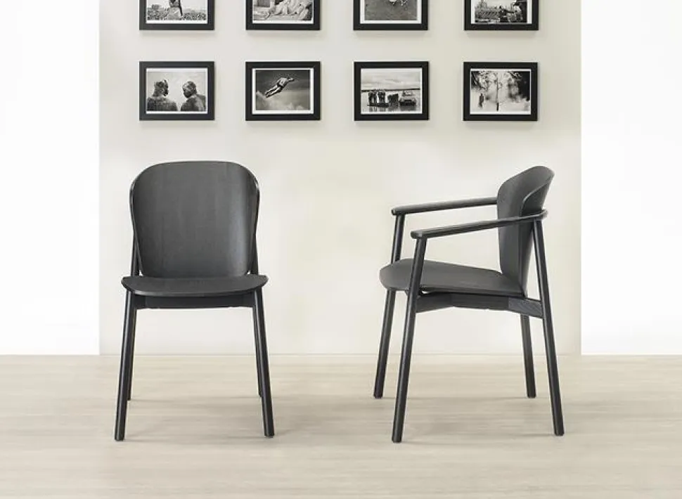 Krzesło Finn drewniane bejcowane czarne drewniane