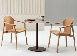 Krzesło Finn z podłokietnikami bejcowane drewniane