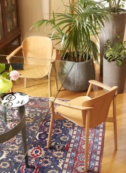 Krzesło Finn z podłokietnikami jasny orz drewniane