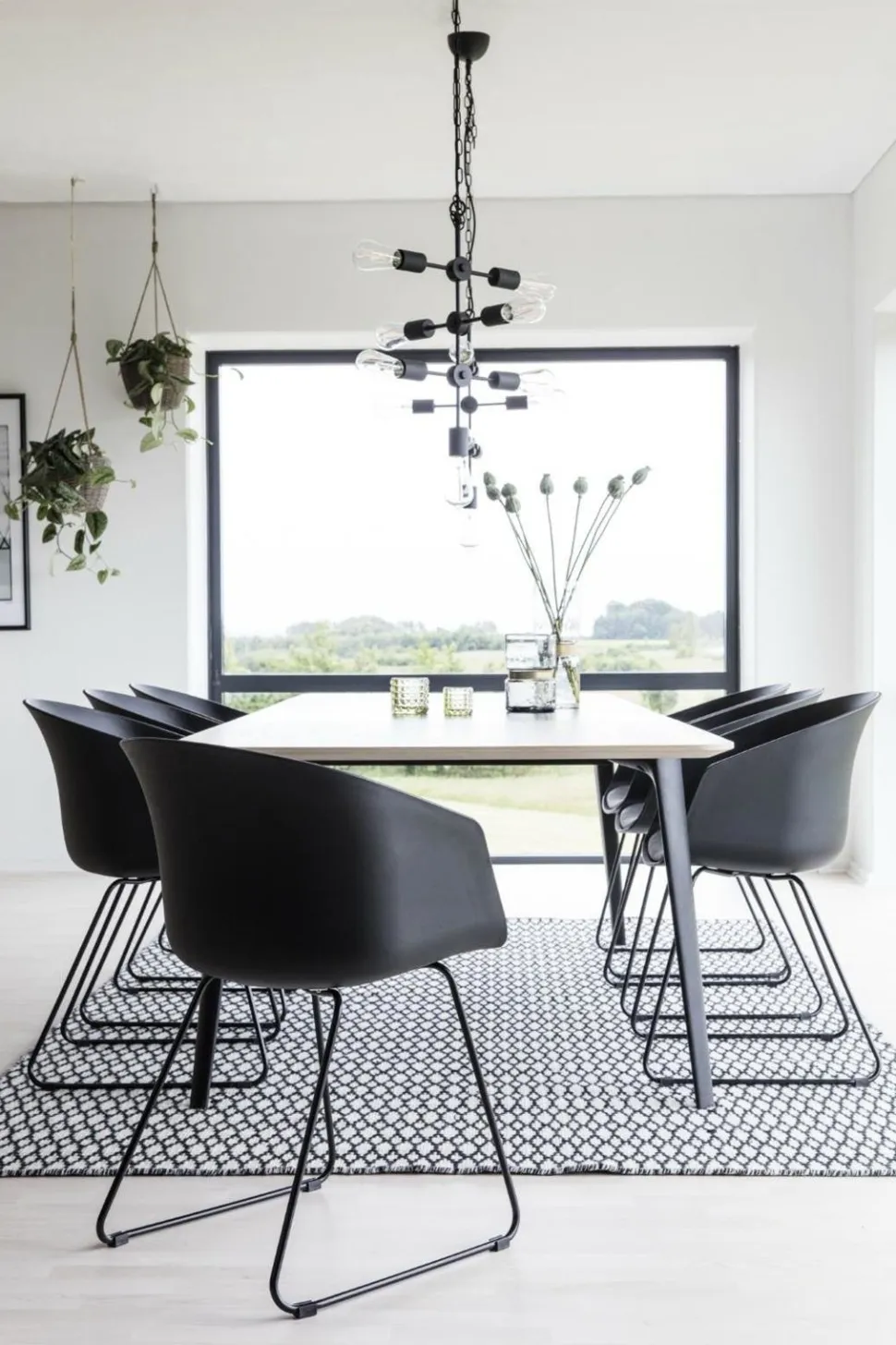 Krzesło Moon 40 Czarne/ Szara poduszka z tworzywa