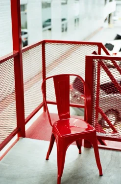 Krzesło Paris czerwone inspirowane Tolix