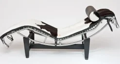 Leżanka inspirowana LC4 skóra pony