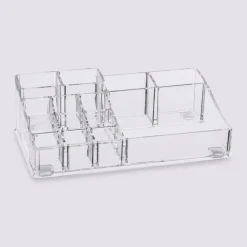 Organizer Selena make-up