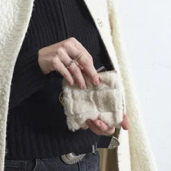 Portfelik futrzany kremowy