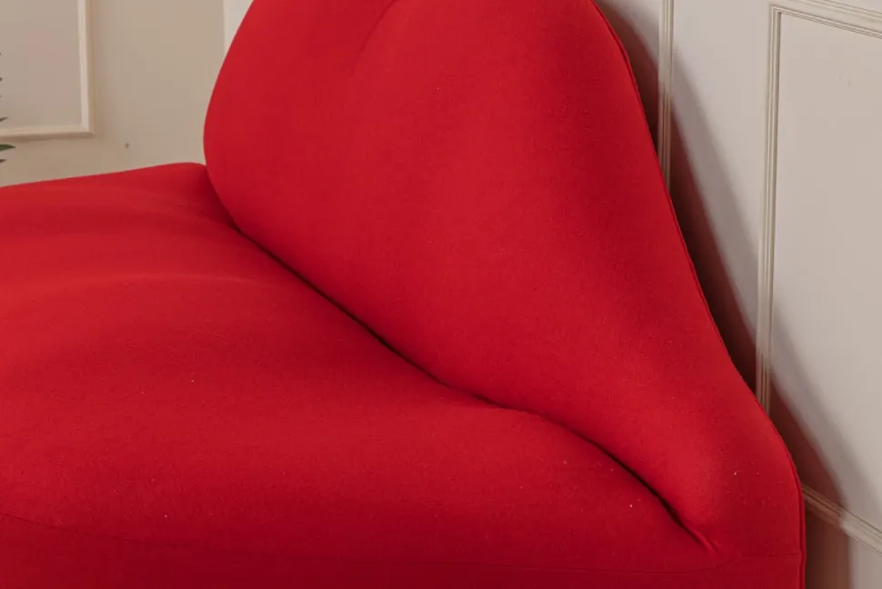 Sofa Usta 2 czerwona tapicerowana