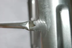 Stołek Paris metaliczny inspirowany Tolix