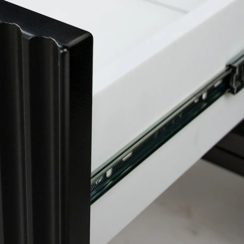 Szafka RTV Delicious ryflowana czarna