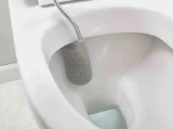 Szczotka toaletowa z przestrzenią  na detergent  JJ biała