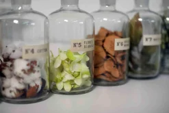 Świeca Santiago 230gr. Flores blancas