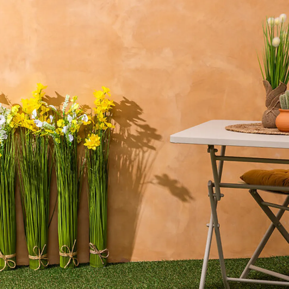 Wiązanka sztucznych polnych kwiatów żółtych