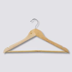 Zestaw 4 wieszaków drewnianych