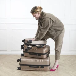 Zestaw trzech walizek Beżowy